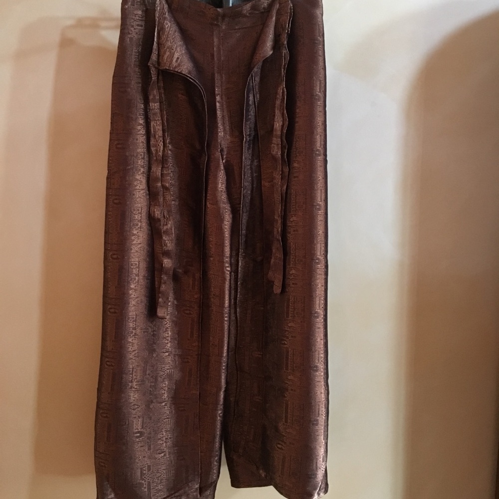100%Silk. double tie pant